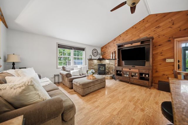 12 Campbell Drive, Pelham, NH 03076