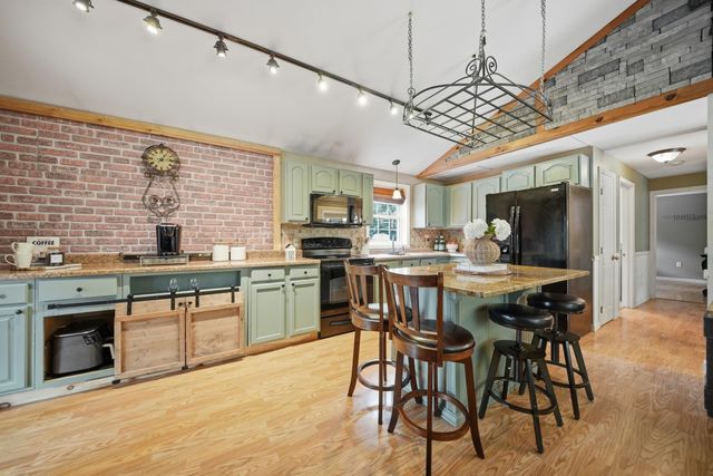 12 Campbell Drive, Pelham, NH 03076