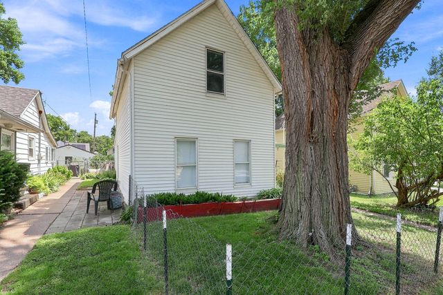 621 Oak Street, Davenport, IA 52802