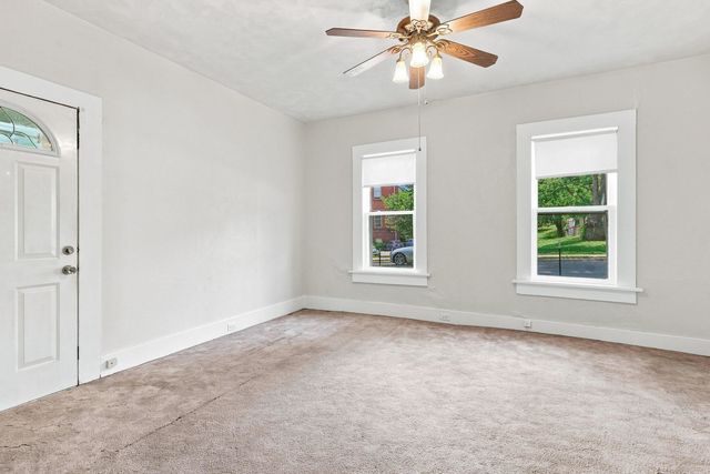 621 Oak Street, Davenport, IA 52802