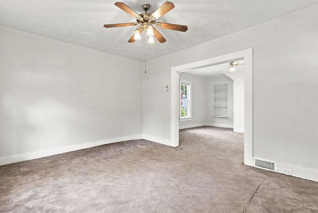 621 Oak Street, Davenport, IA 52802