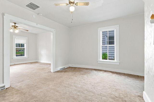 621 Oak Street, Davenport, IA 52802