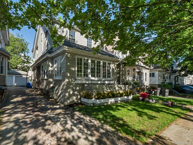 8511 122nd Street, Kew Gardens, NY 11415