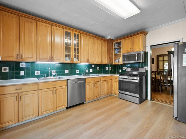 8511 122nd Street, Kew Gardens, NY 11415
