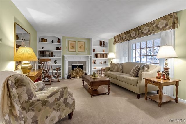 277 Woodward Drive, West Seneca, NY 14224