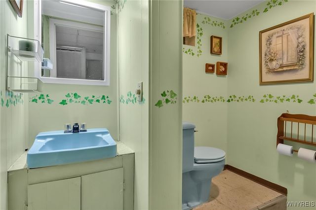 277 Woodward Drive, West Seneca, NY 14224