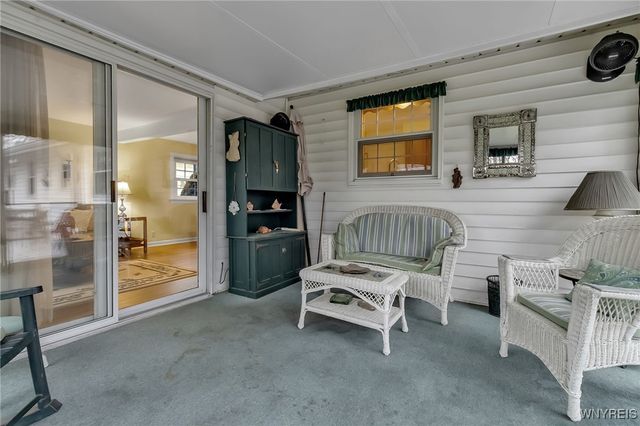 277 Woodward Drive, West Seneca, NY 14224