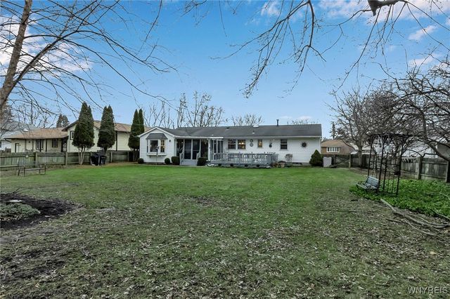 277 Woodward Drive, West Seneca, NY 14224