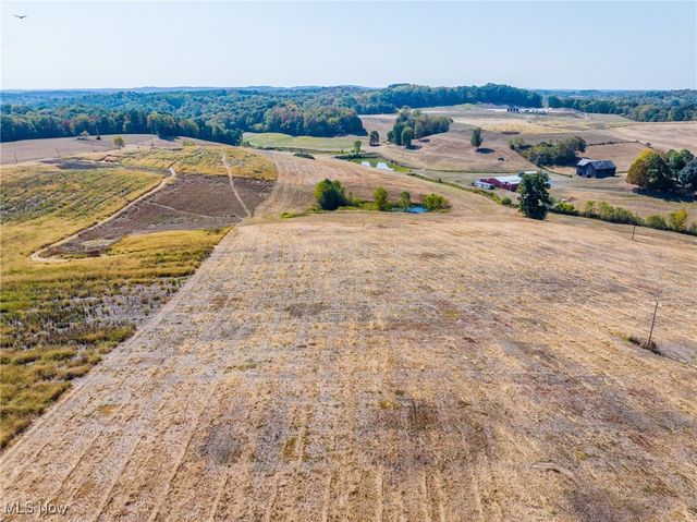 7070 Halo Road NW, Dellroy, OH 44620