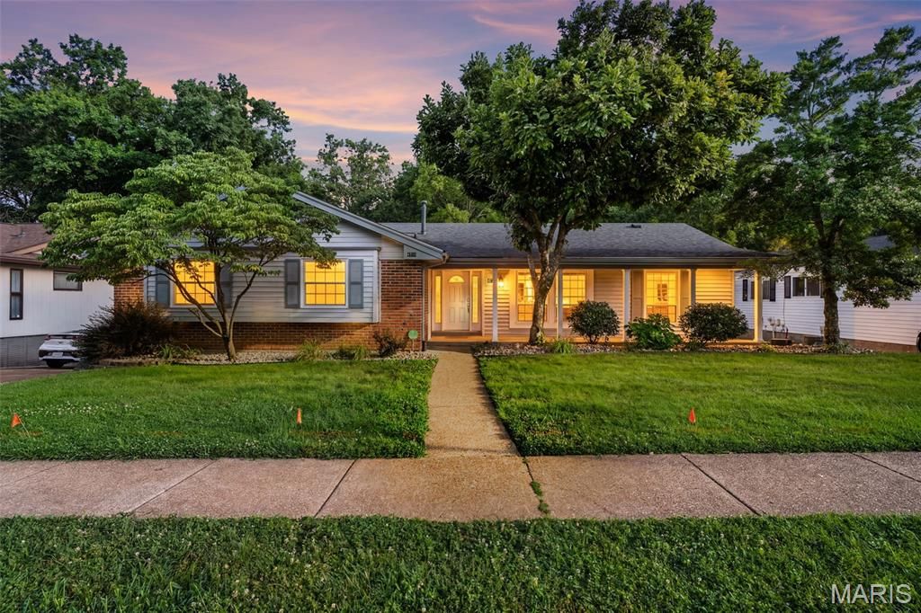 4716 Brookton Way, St Louis, MO 63128