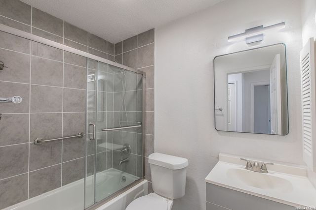 3662 CANDLEHEAD LN, San Antonio, TX 78244
