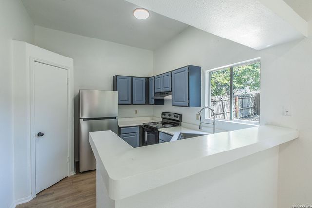 3662 CANDLEHEAD LN, San Antonio, TX 78244