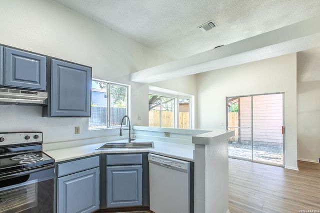 3662 CANDLEHEAD LN, San Antonio, TX 78244