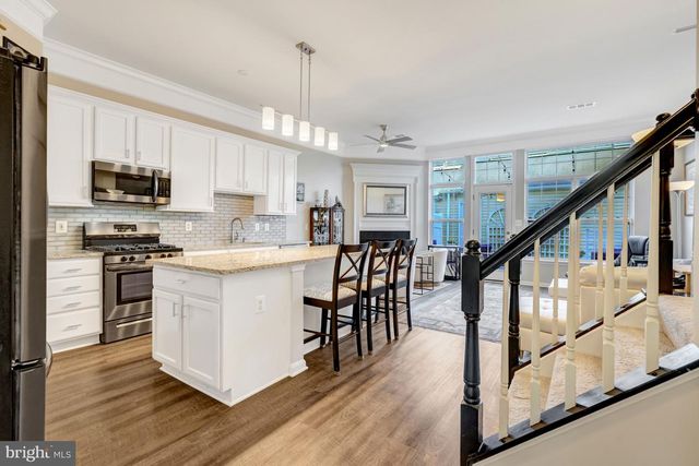 43546 MINK MEADOWS ST, Chantilly, VA 20152