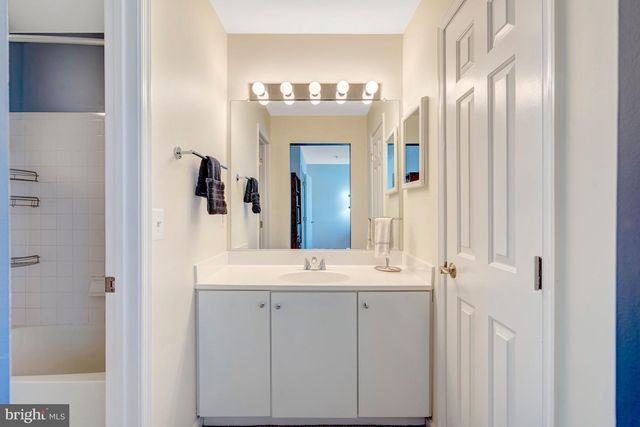 43546 MINK MEADOWS ST, Chantilly, VA 20152