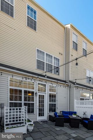 43546 MINK MEADOWS ST, Chantilly, VA 20152