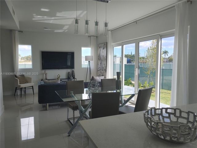 1167 NW 2nd St, Florida City, FL 33034