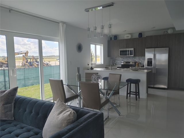 1167 NW 2nd St, Florida City, FL 33034