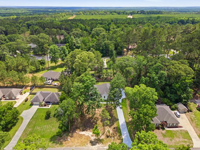 14 Shawnee Ln., Hattiesburg, MS 39402
