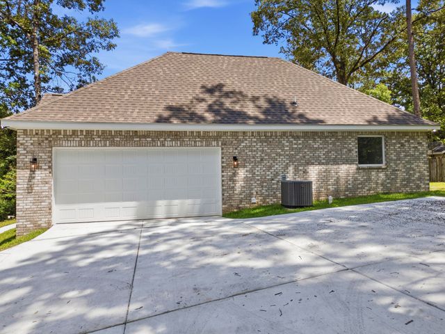 14 Shawnee Ln., Hattiesburg, MS 39402