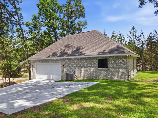 14 Shawnee Ln., Hattiesburg, MS 39402