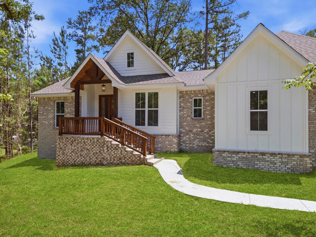 14 Shawnee Ln., Hattiesburg, MS 39402