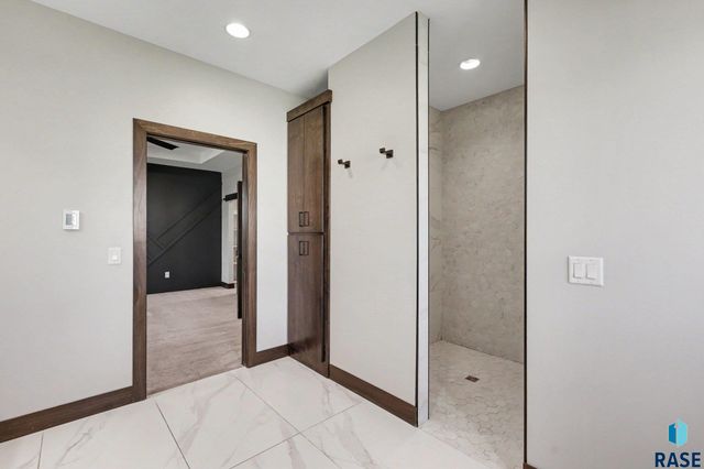 6701 E Spitfire Cir Circle, Sioux Falls, SD 57110