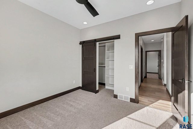 6701 E Spitfire Cir Circle, Sioux Falls, SD 57110