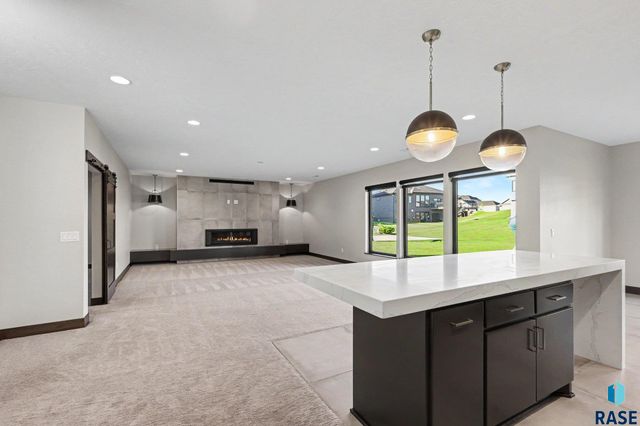 6701 E Spitfire Cir Circle, Sioux Falls, SD 57110