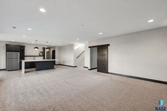 6701 E Spitfire Cir Circle, Sioux Falls, SD 57110