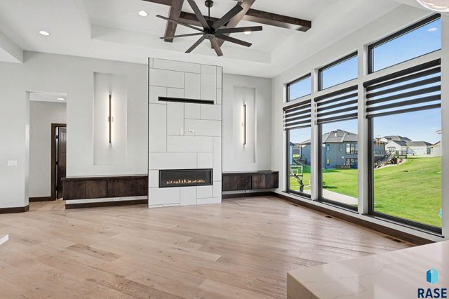 6701 E Spitfire Cir Circle, Sioux Falls, SD 57110