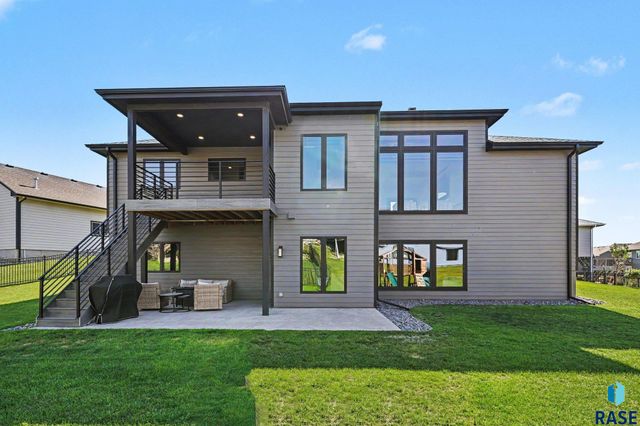 6701 E Spitfire Cir Circle, Sioux Falls, SD 57110