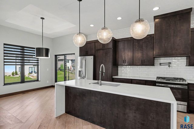 6701 E Spitfire Cir Circle, Sioux Falls, SD 57110