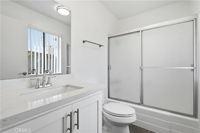 9000 Vanalden, Northridge, CA 91324