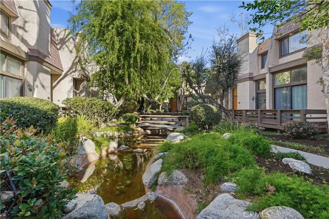 9000 Vanalden, Northridge, CA 91324