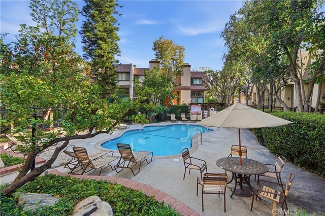 9000 Vanalden, Northridge, CA 91324