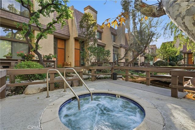 9000 Vanalden, Northridge, CA 91324