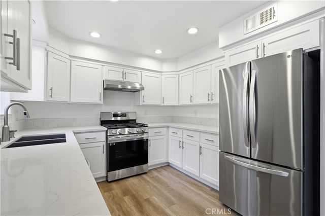 9000 Vanalden, Northridge, CA 91324