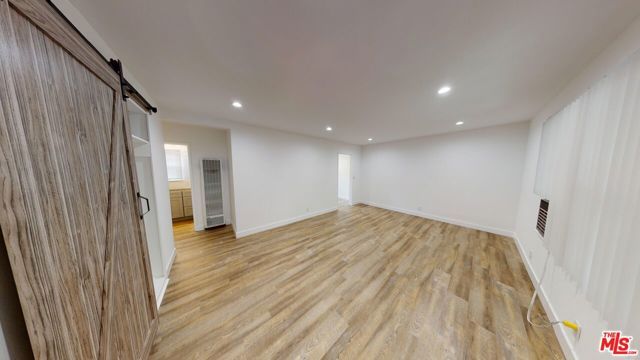 11591 Riverside Drive, North Hollywood (los Angeles), CA 91602