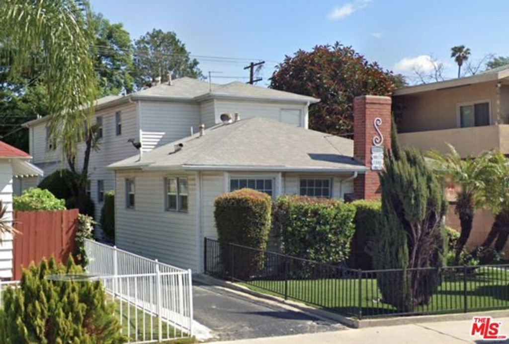 11591 Riverside Drive, North Hollywood (los Angeles), CA 91602