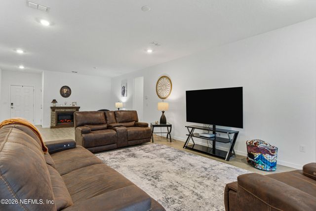 8486 HORSEBIT Circle, Jacksonville, FL 32219