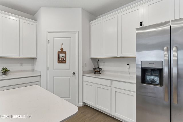 8486 HORSEBIT Circle, Jacksonville, FL 32219