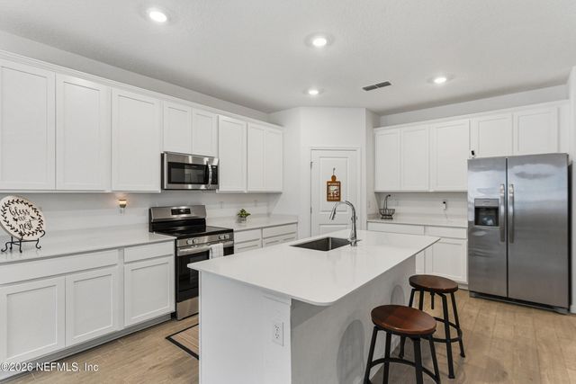 8486 HORSEBIT Circle, Jacksonville, FL 32219