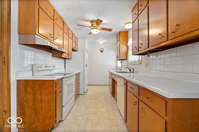 5750 Elaine Street, Speedway, IN 46224