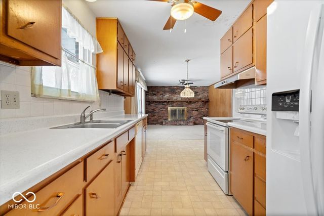 5750 Elaine Street, Speedway, IN 46224