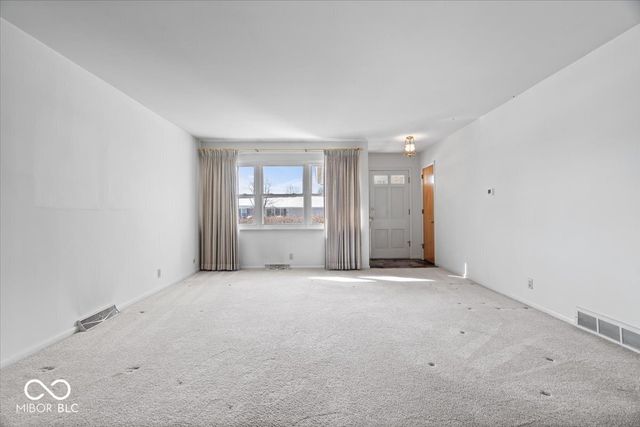 5750 Elaine Street, Speedway, IN 46224