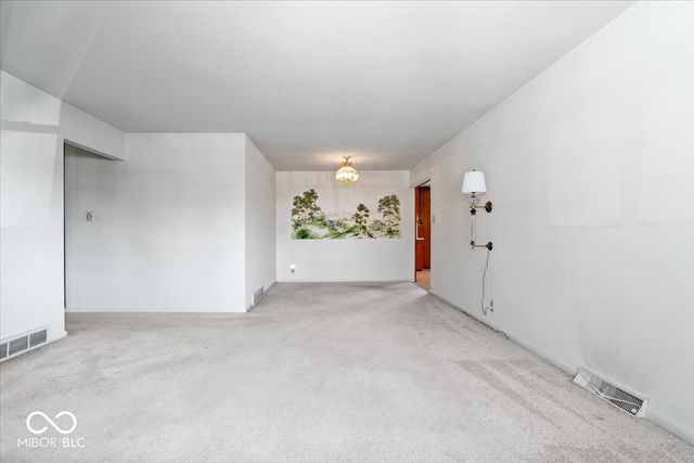 5750 Elaine Street, Speedway, IN 46224