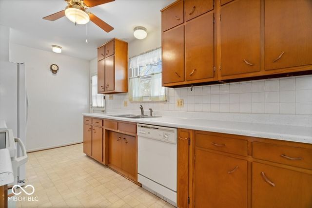 5750 Elaine Street, Speedway, IN 46224