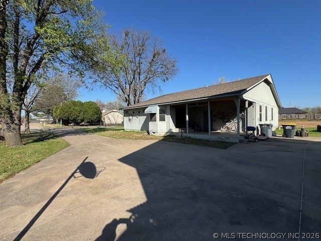 1317 N 1st Street, Jenks, OK 74037