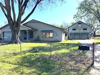 1317 N 1st Street, Jenks, OK 74037